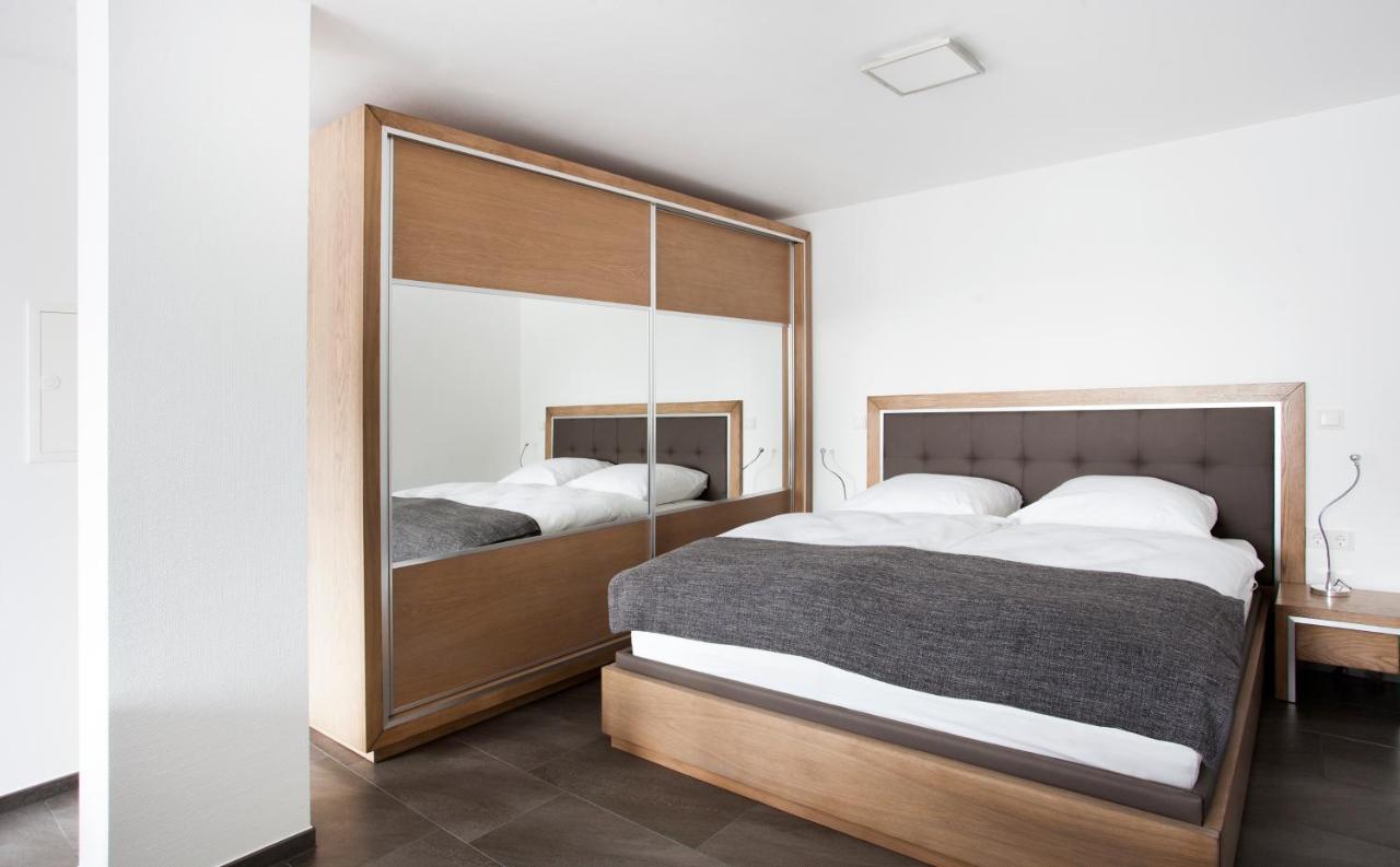 Isiliving Apartment